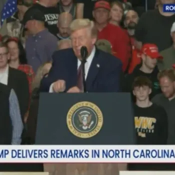 Дональд Трамп удивил публику своими откровениями о нижнем белье своей жены. Зрители не могли сдержать смеха Дональд Трамп удивил публику своими откровениями о нижнем белье своей жены. Зрители не могли сдержать смеха