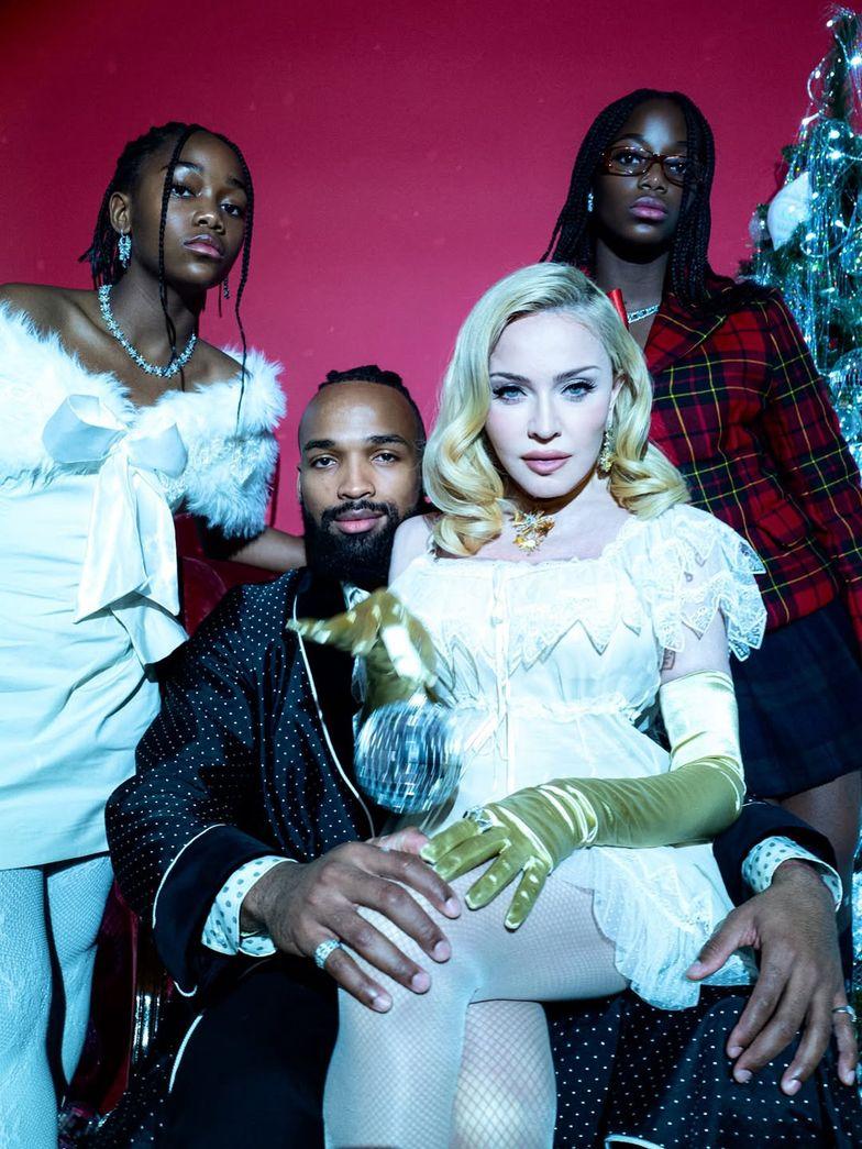 Рождественская фотосессия Мадонны