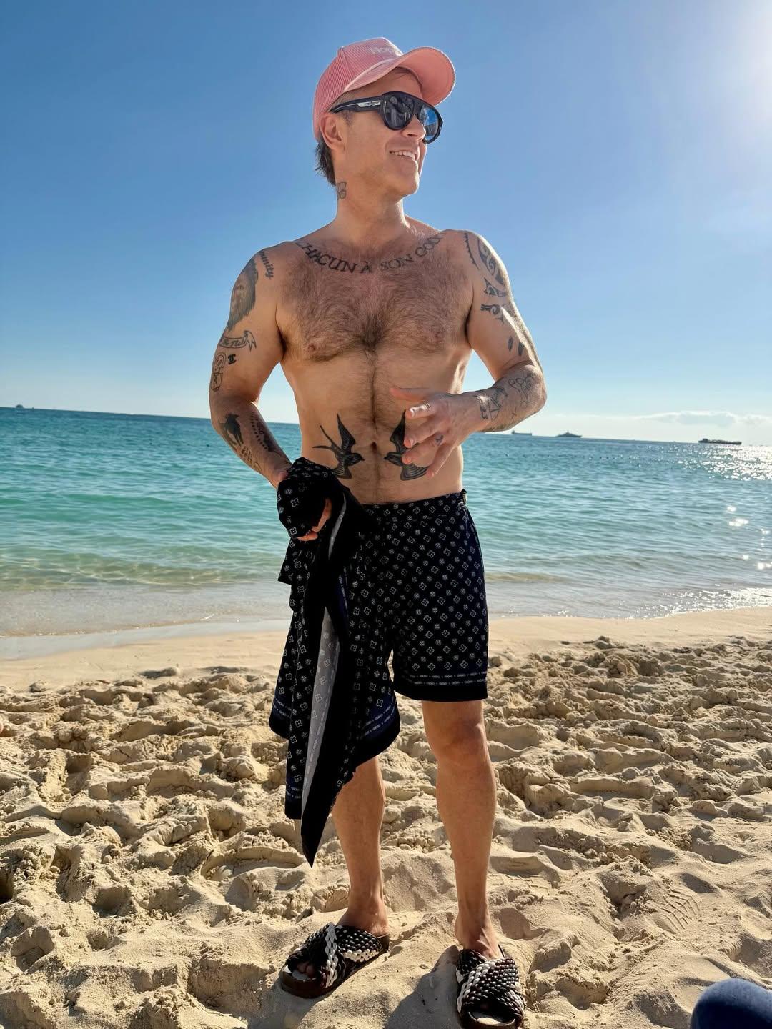 Робби Уильямс показал форму мечты Робби Уильямс показал форму мечты