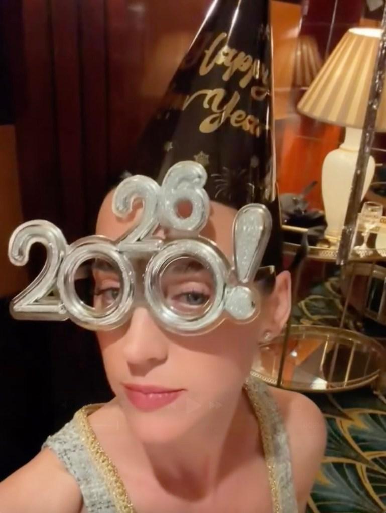 В своем последнем посте в соцсети Кэти Перри поцеловала Джастина Трюдо, поделившись с подписчиками моментами их первого совместного отпуска. В своем последнем посте в соцсети Кэти Перри поцеловала Джастина Трюдо, поделившись с подписчиками моментами их первого совместного отпуска.