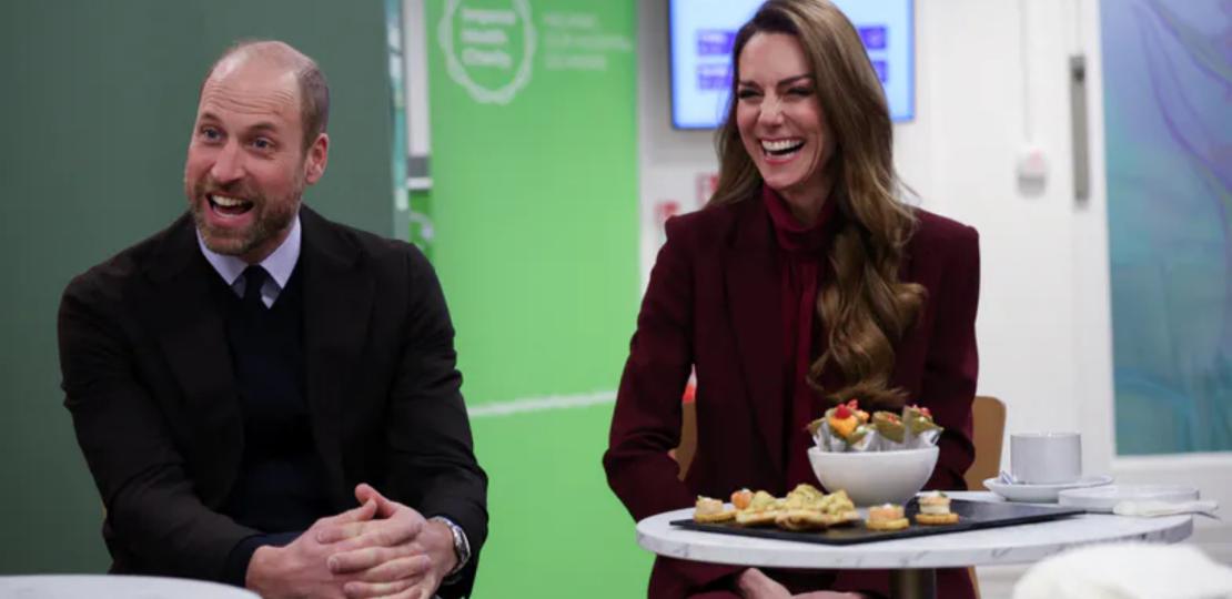 Кейт Миддлтон и принц Уильям вернулись к работе после отпуска. Они посетили больницу в Лондоне