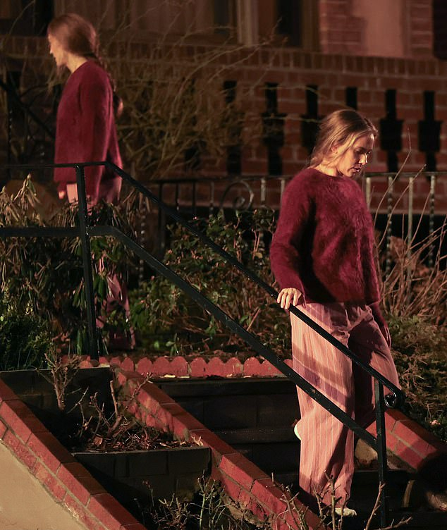 В то время как остальной состав актеров