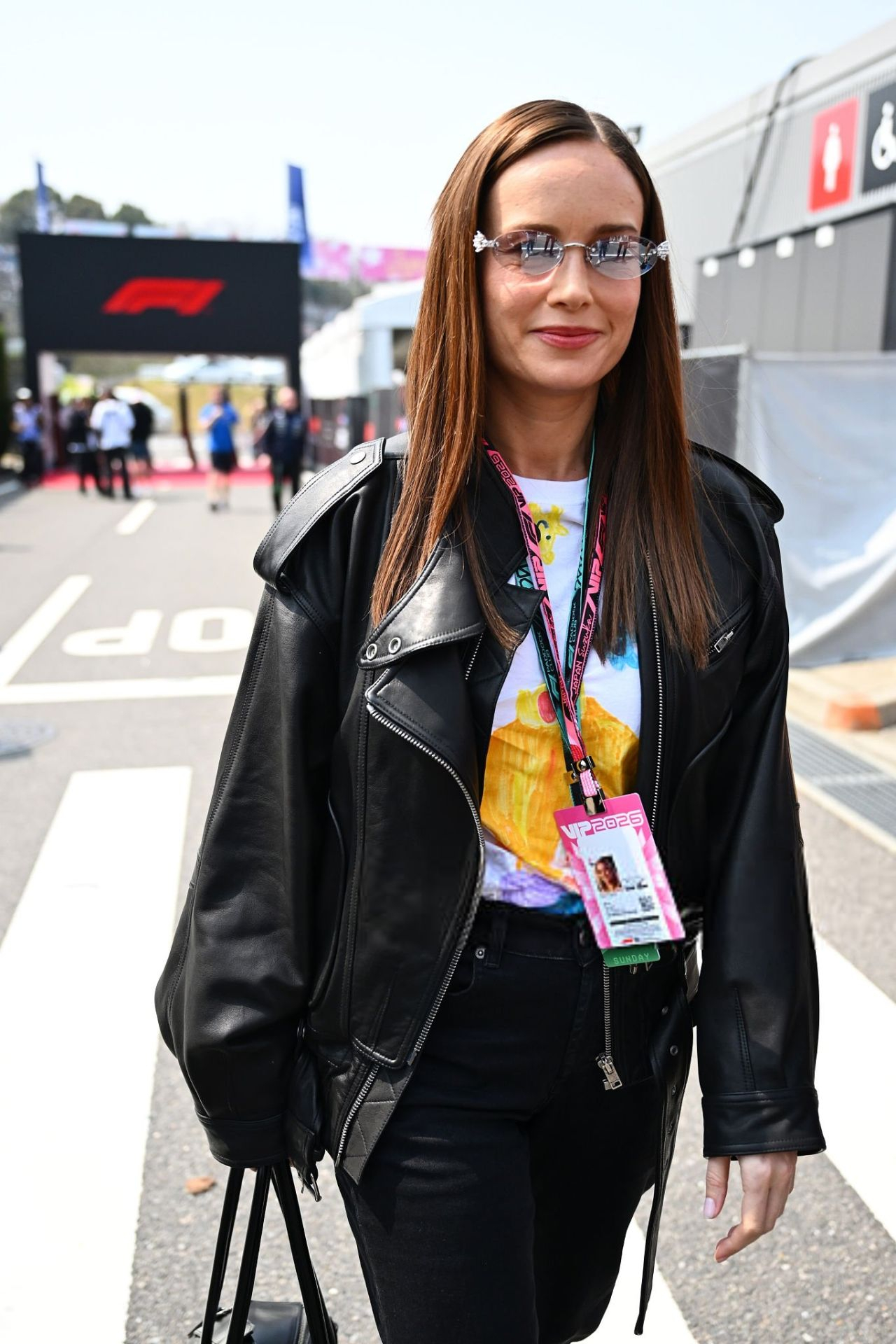 Бри Ларсон на Гран-при Японии Формулы-1 в Сузуке, март 2026 года