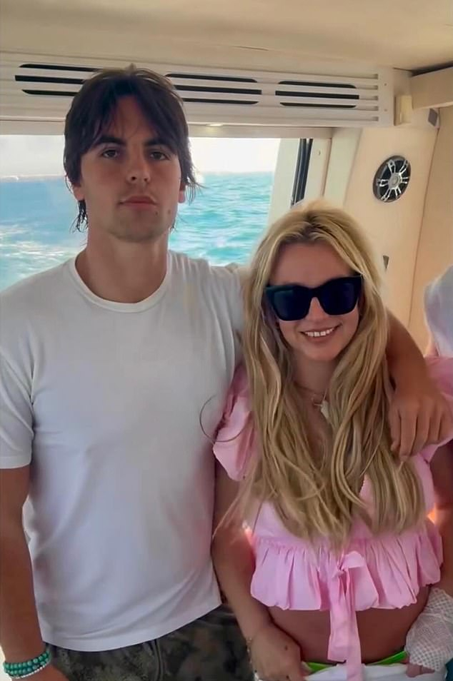 Бритни Спирс встретилась с сыновьями 