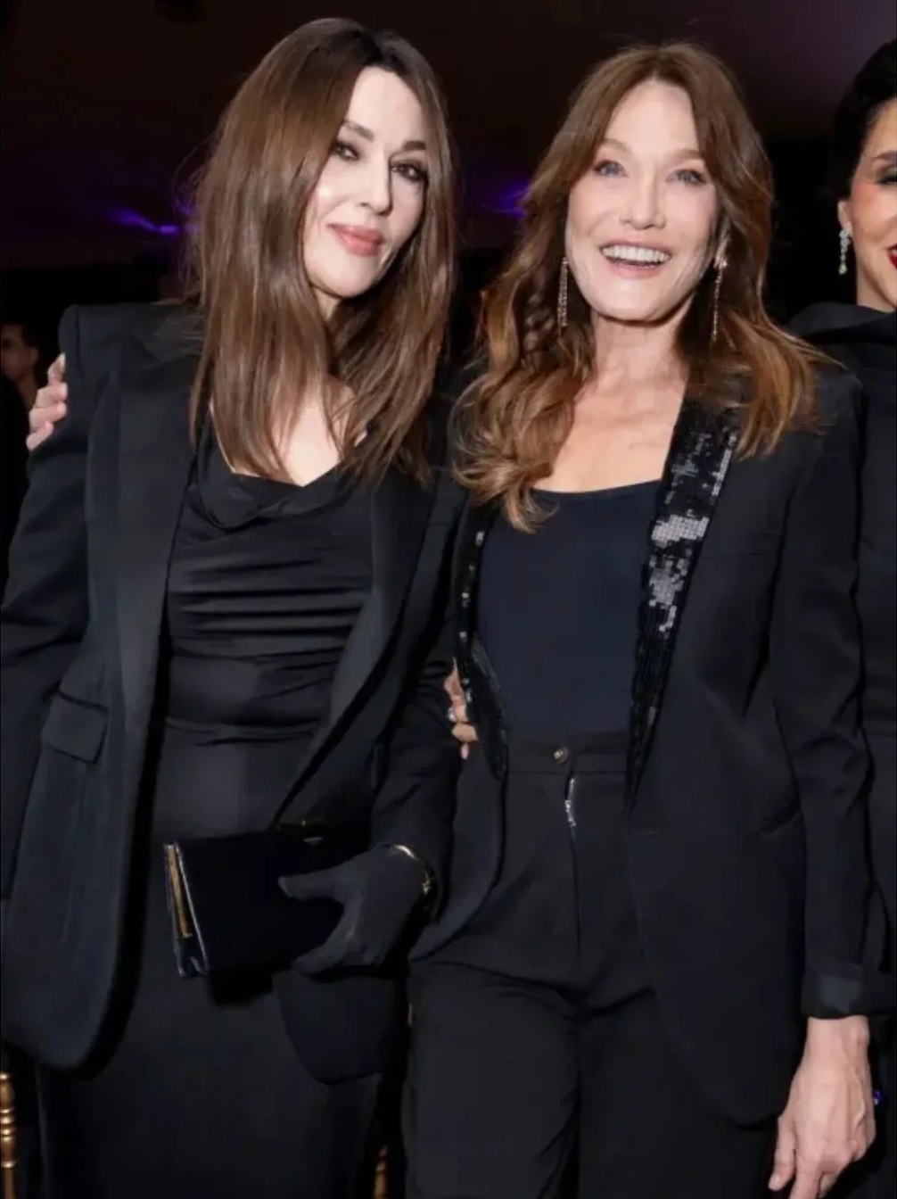 Моника Беллуччи восхитила элегантным образом на благотворительном вечере в Париже