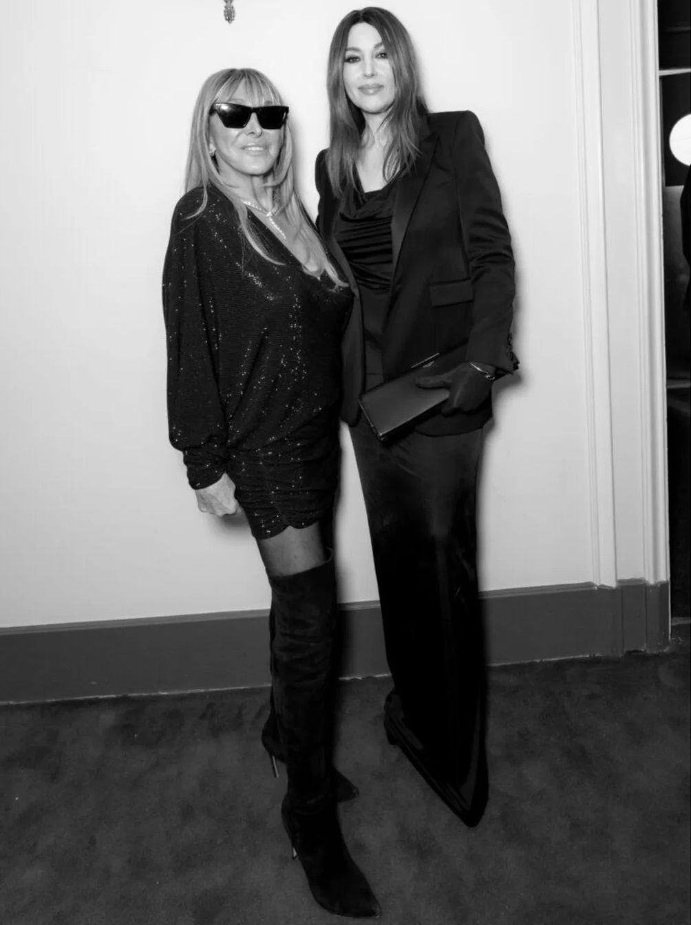 Моника Беллуччи восхитила элегантным образом на благотворительном вечере в Париже