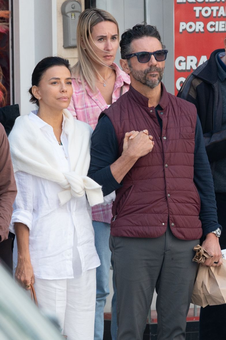 Ева Лонгория и Хосе Бастон устроили романтический обед в Марбелье