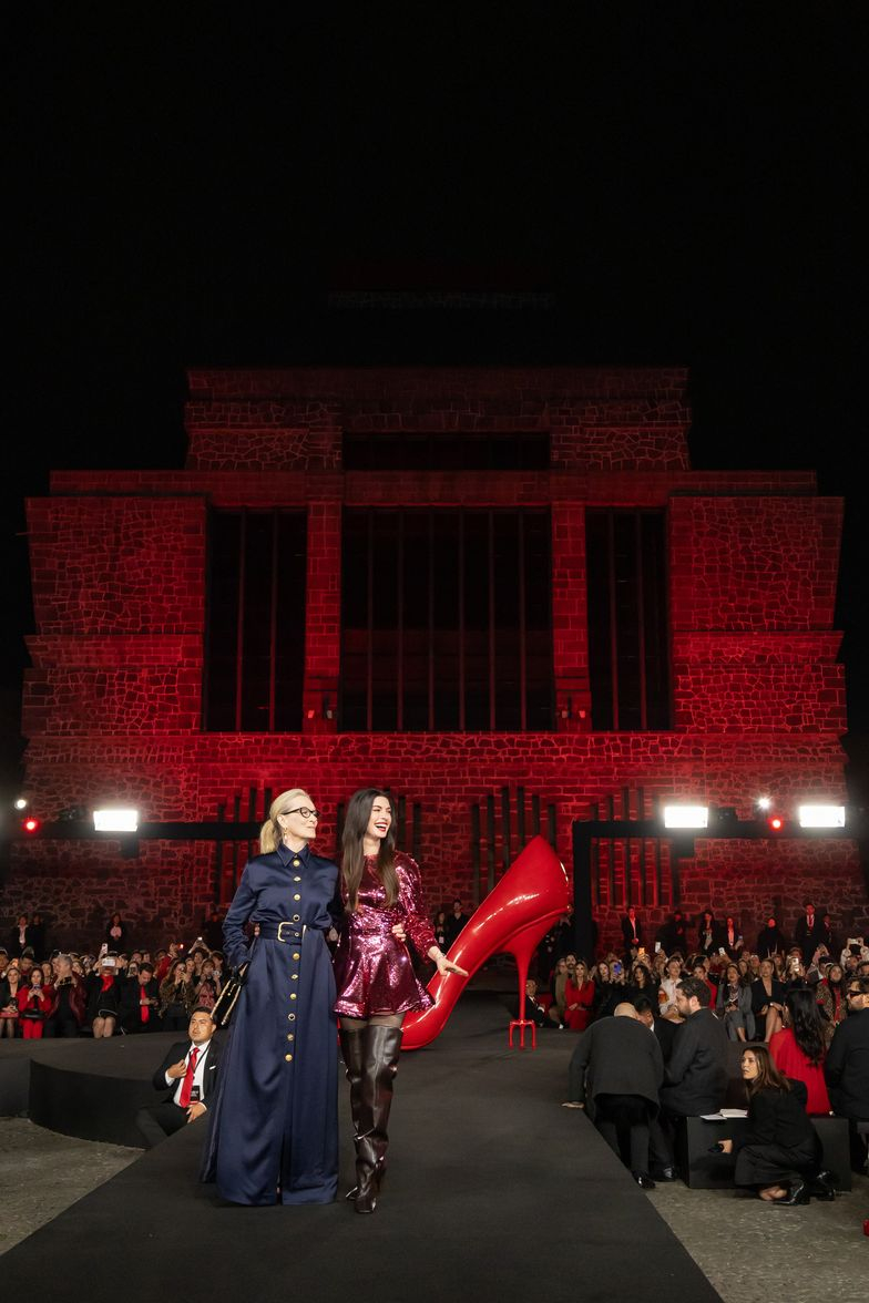 Энн Хэтэуэй и Мерил Стрип снова вместе:яркая премьера «Дьявол носит Prada 2»