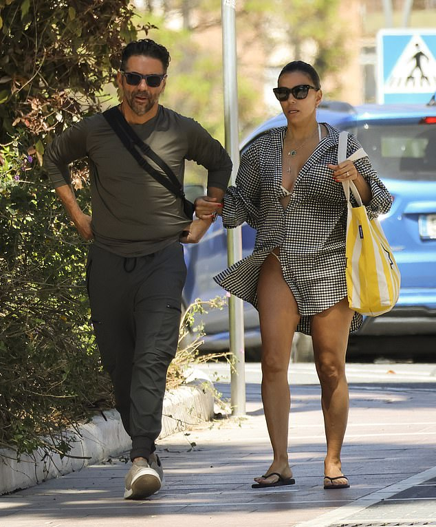 Ева Лонгория и Хосе Бастон устроили романтический обед в Марбелье