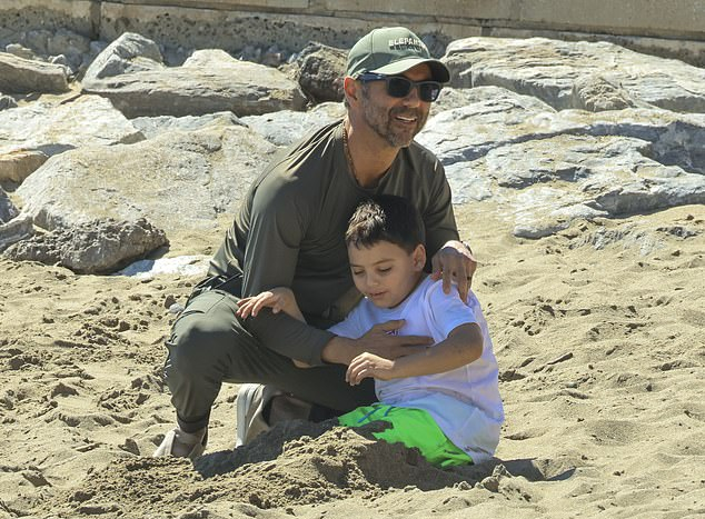 Ева Лонгория и Хосе Бастон устроили романтический обед в Марбелье