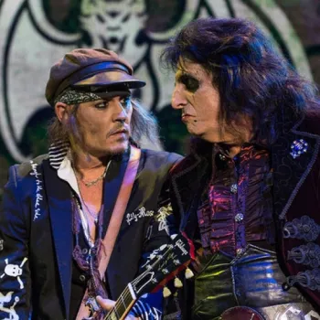 Hollywood Vampires оспаривают иск из-за отмены концерта в Словакии Hollywood Vampires оспаривают иск из-за отмены концерта в Словакии