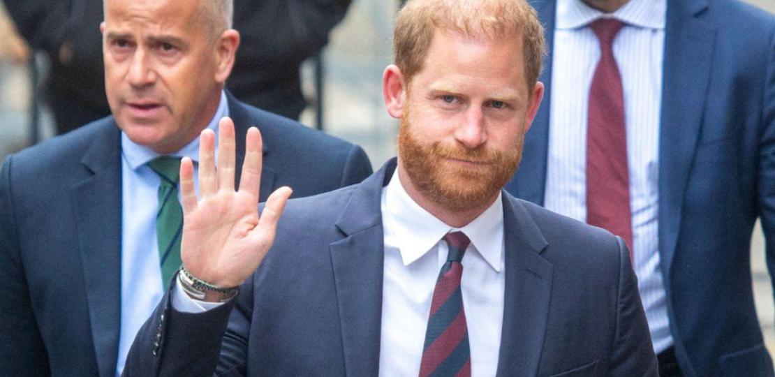 На суде по делу принца Гарри показали его старые флиртующие сообщения журналистке