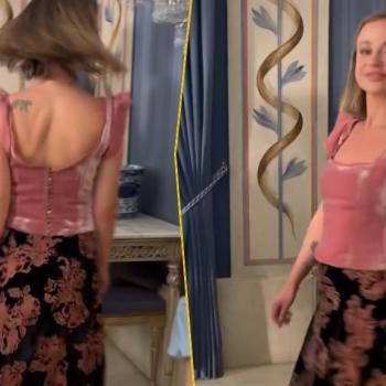 Леди Амелия Виндзор показала редкую татуировку тигра на спине