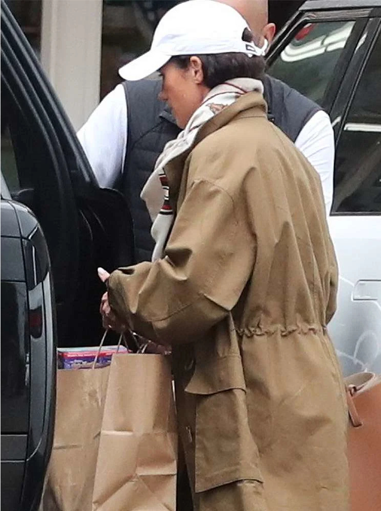 Меган Маркл заметили за пасхальными покупками для Арчи и Лилибет