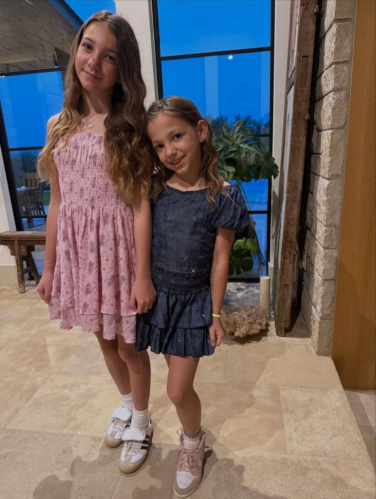 Хейли Дафф показала трогательное фото дочерей и рассказала о своих принципах воспитания