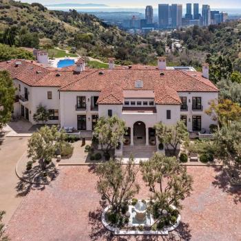 Этот дом слишком дорог даже для миллионеров? Никто не хочет покупать поместье звезды