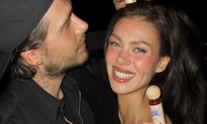 Бруклин Бекхэм и Никола Пельтц прорекламировали острый соус откровенными фото