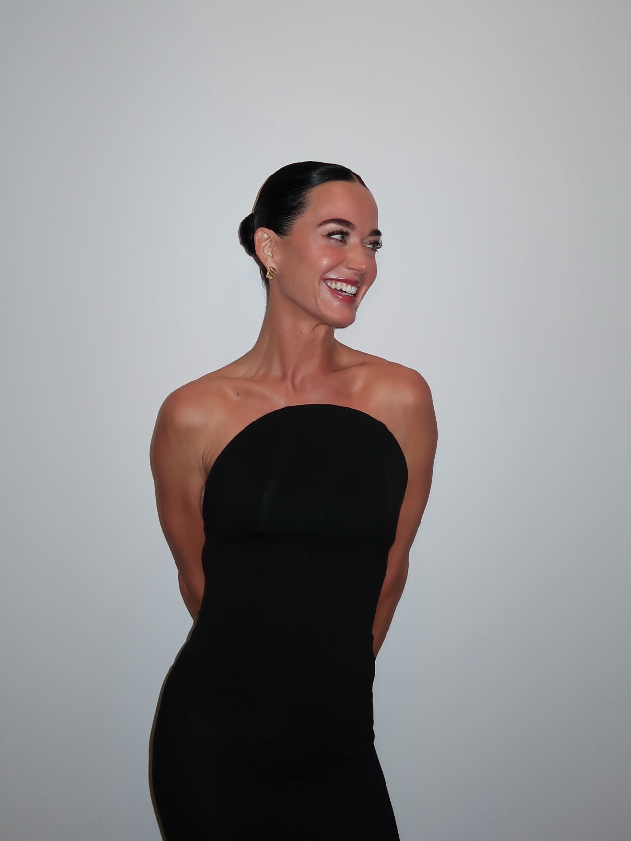 Кэти Перри опубликовала романтичные фото с Джастином Трюдо и оставила загадочную подпись о карме