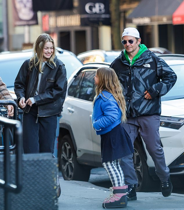 Джиджи Хадид провела время с дочерью Брэдли Купера после небольшой аварии