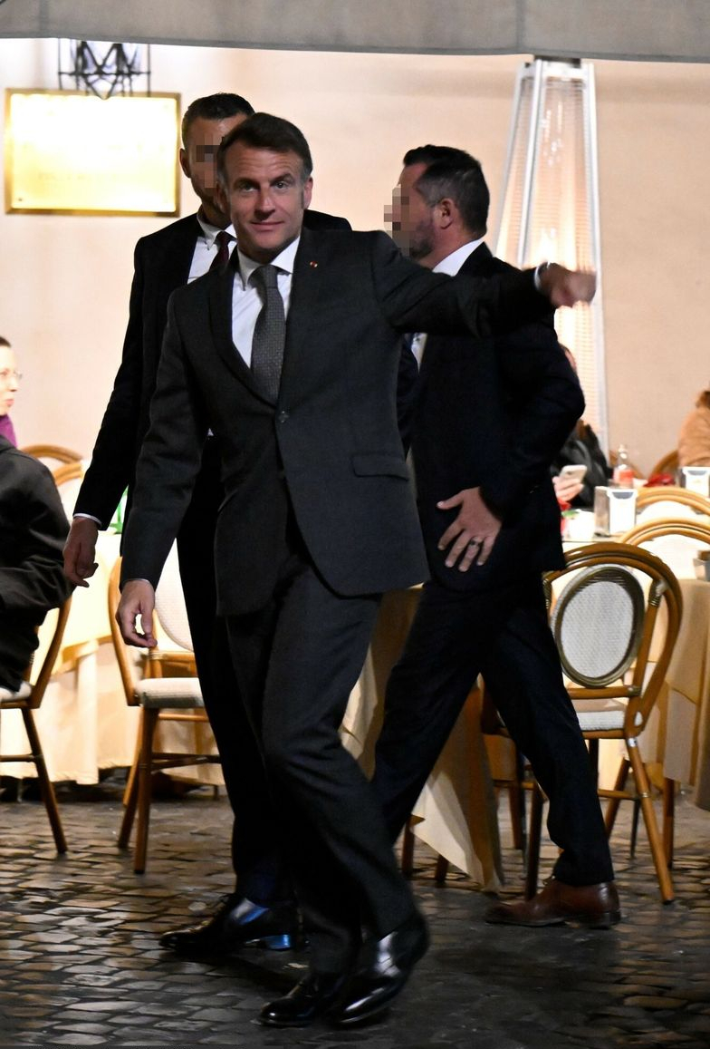 Макроны в Риме