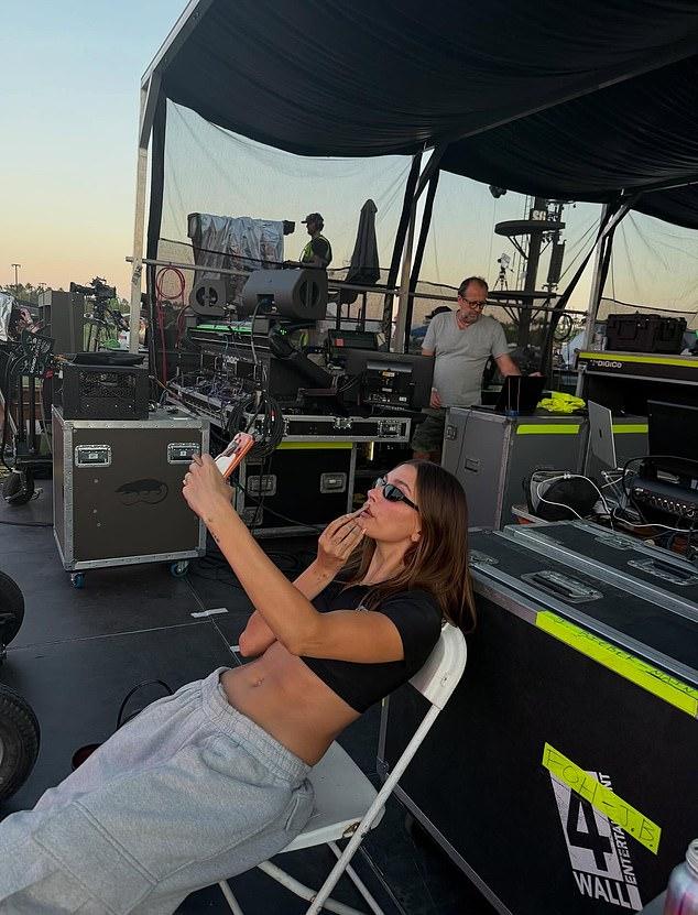 Хейли Бибер показала закулисье Coachella