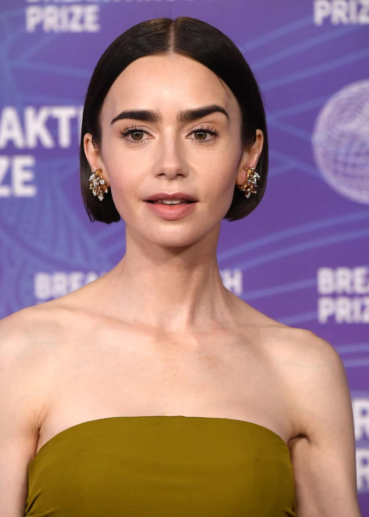 Лили Коллинз выбрала оливковую элегантность на Breakthrough Prize 2026