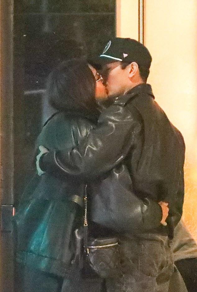 Джессика Альба провела вечер с Дэнни Рамиресом и сыном в Беверли-Хиллз