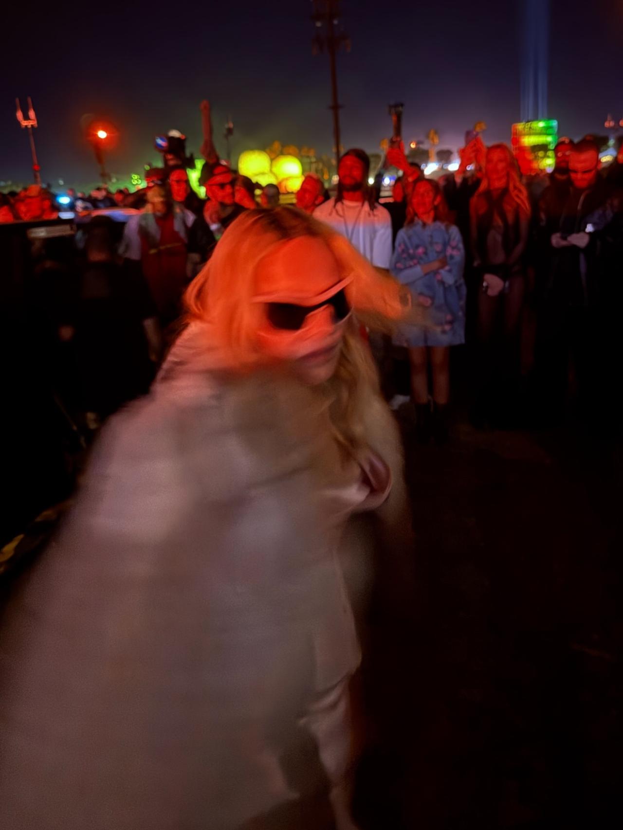 Мадонна просит вернуть украденные архивные костюмы после выступления на Coachella