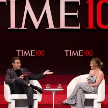 Хилари Дафф выбрала серую фактуру:образ TIME100, который хочется рассматривать ближе