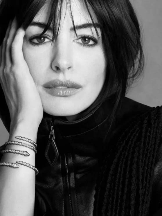 Энн Хэтэуэй стала героиней майского номера Vogue Australia 2026 года