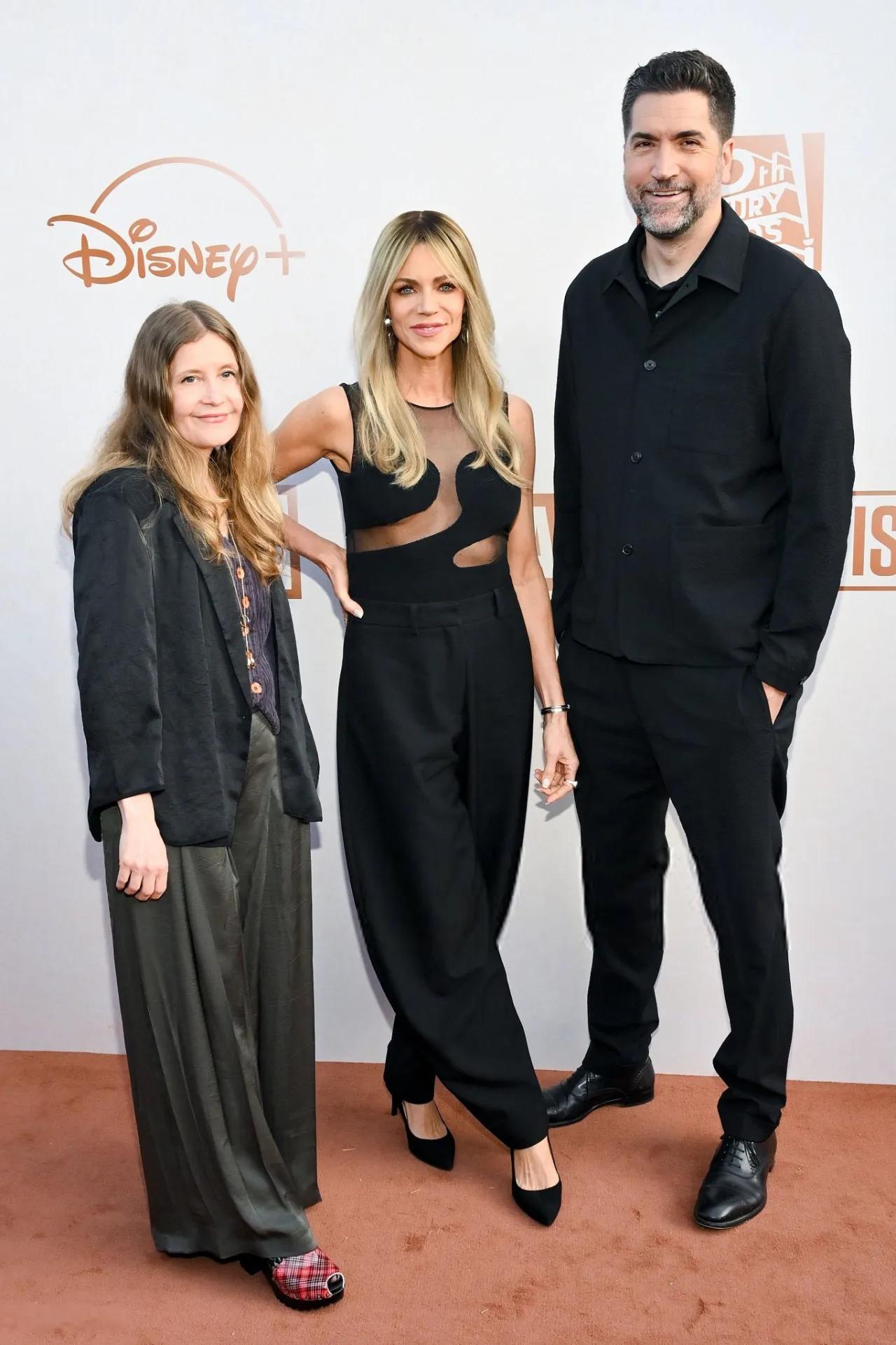 Кейтлин Олсон на церемонии вручения премии «Эмми» от Disney в Вест-Голливуде, апрель 2026 г.