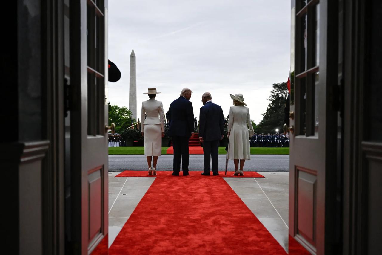 Мелания Трамп, президент Трамп Дональд, король Карл и королева Камилла в Белом доме 28 апреля 2026 года
