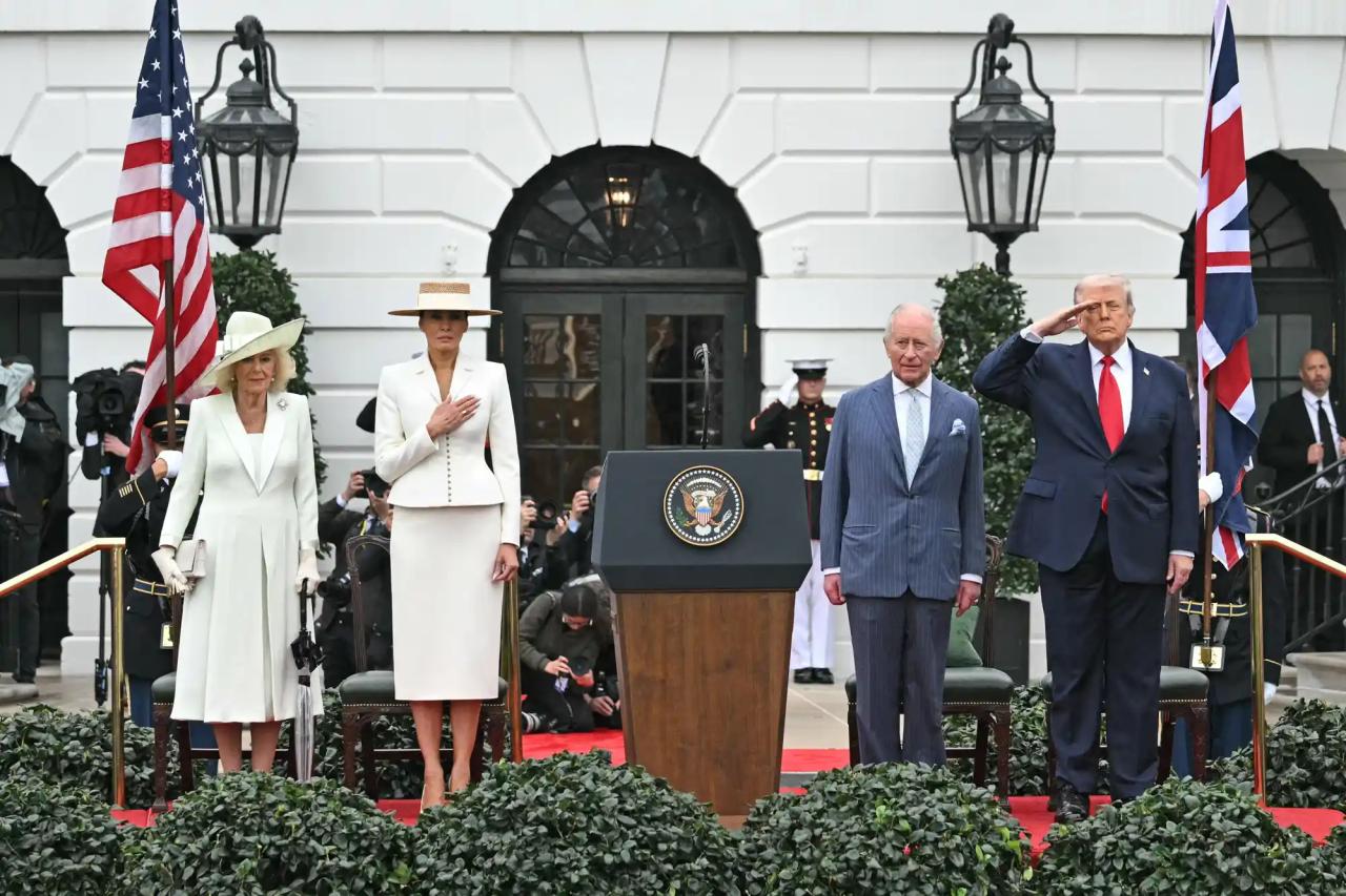 Королева Камилла, Мелания Трамп, король Карл и президент Дональд Трамп в Белом доме 28 апреля 2026 года