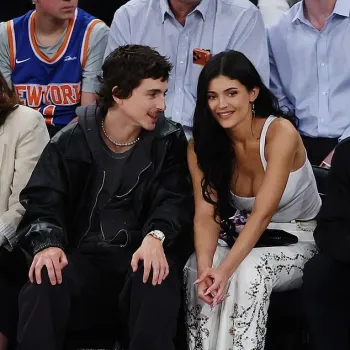 Кайли Дженнер и Тимоти Шаламе появились на матче «Нью-Йорк Никс»