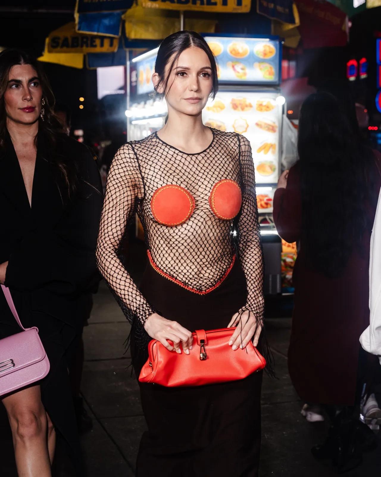 Нина Добрев на вечеринке Vogue перед Met Gala в Нью-Йорке, май 2026 года