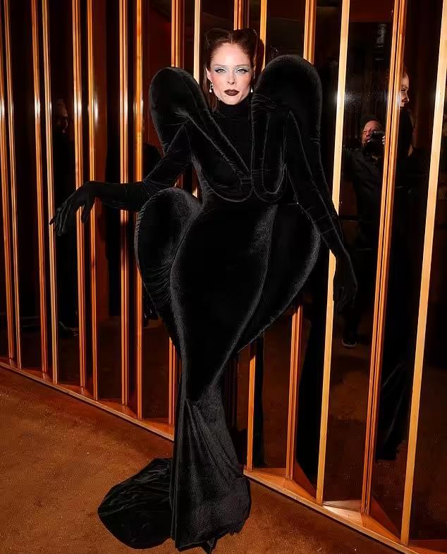 Кендалл Дженнер и Хейли Бибер сменили образы на вечеринках после Met Gala