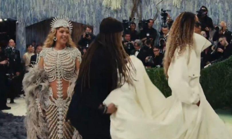 Бейонсе на Met Gala:что она якобы сказала ассистенту из-за платья Блю Айви