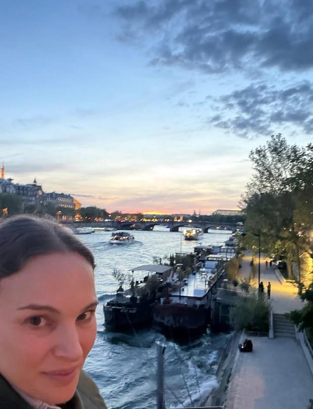 44-летняя беременная Натали Портман показала поклонникам фрагменты своей жизни в Париже, Франция, после того как более десяти лет назад покинула Соединенные Штаты 44-летняя беременная Натали Портман показала поклонникам фрагменты своей жизни в Париже, Франция, после того как более десяти лет назад покинула Соединенные Штаты