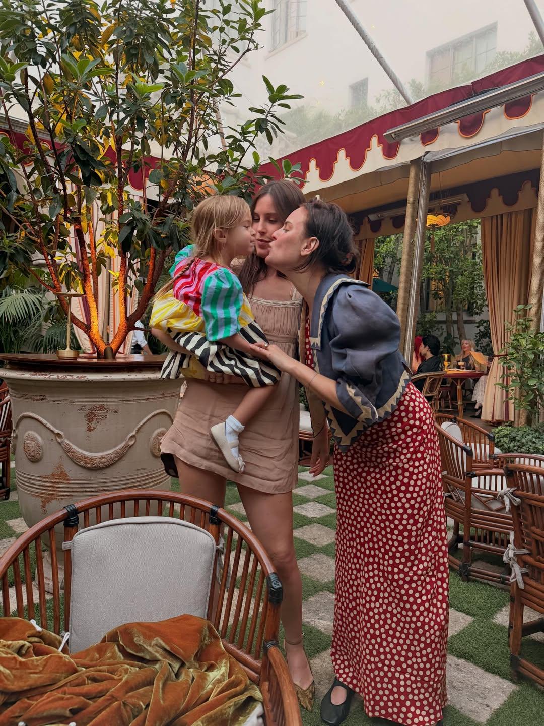 Дочери Деми Мур устроили семейный «девичник» в Chateau Marmont