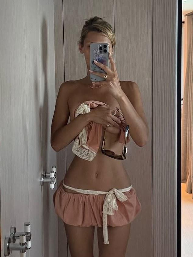 29-летняя супермодель опубликовала в своих социальных сетях Stories фотографию топлес для своих почти 60 миллионов подписчиков
