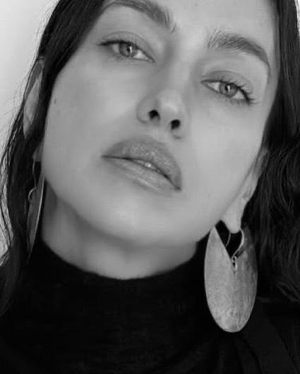 Ирина Шейк показала смелую домашнюю фотосессию Ирина Шейк показала смелую домашнюю фотосессию