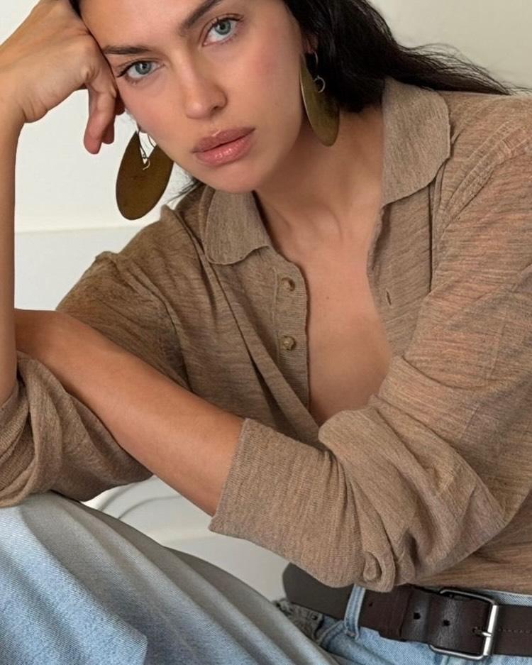 Ирина Шейк показала смелую домашнюю фотосессию Ирина Шейк показала смелую домашнюю фотосессию