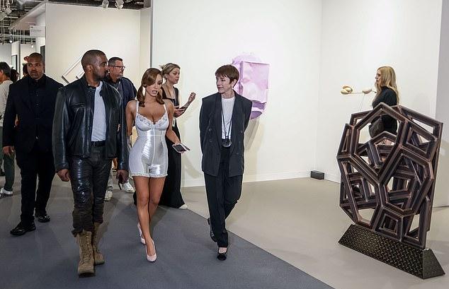 Бьянка побывала на ещё одной выставке Art Basel Бьянка побывала на ещё одной выставке Art Basel